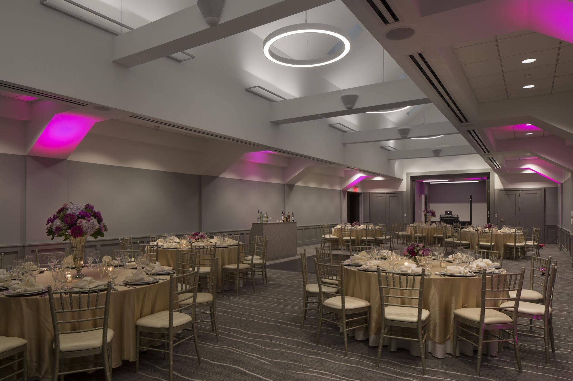 Chauncey Hotel & Conference Center Принстън Екстериор снимка