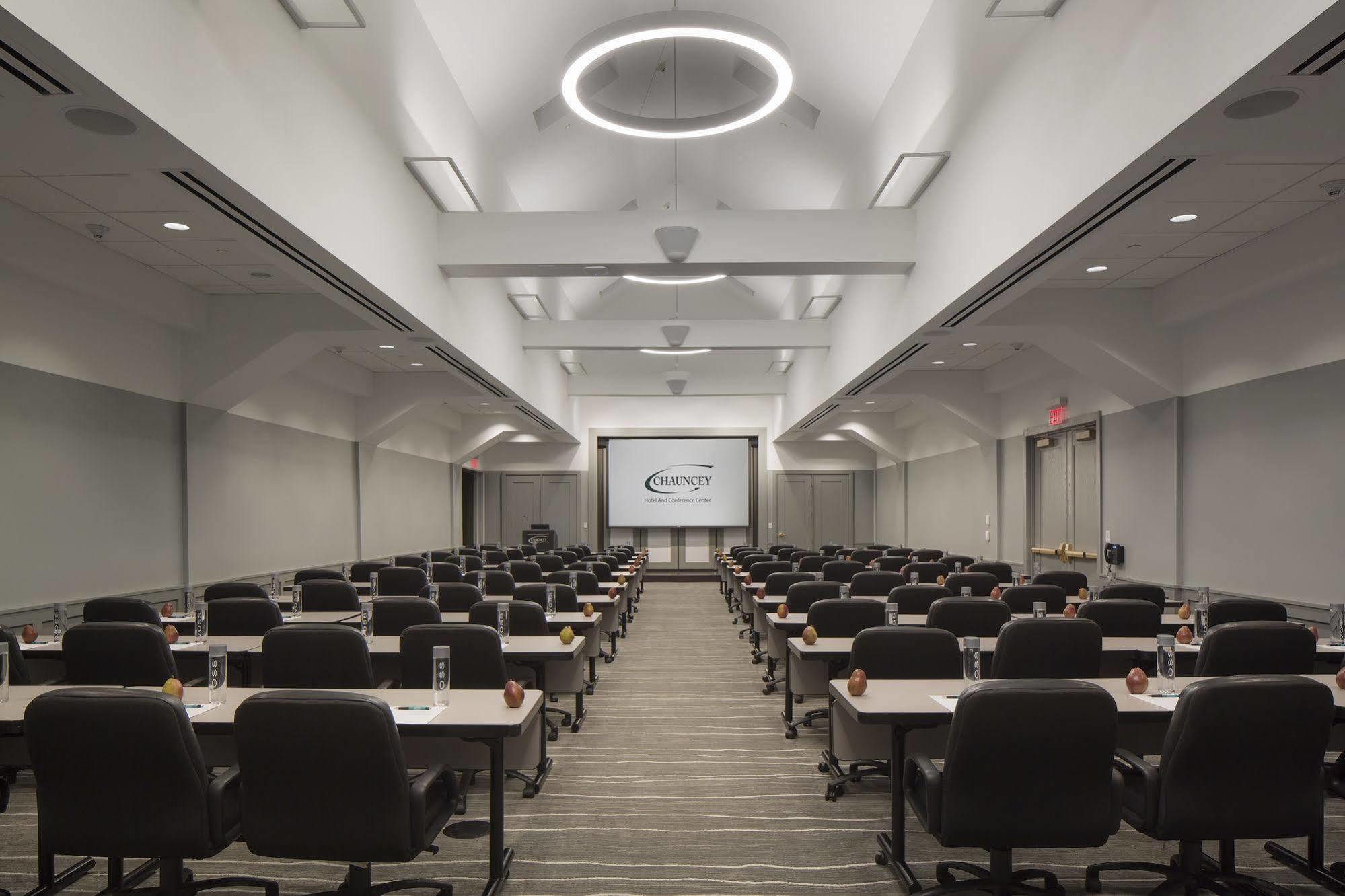 Chauncey Hotel & Conference Center Принстън Екстериор снимка